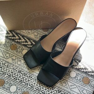 NWT Urban Outfitters Black Heeled Sandals‎ “Cici Square Mule”